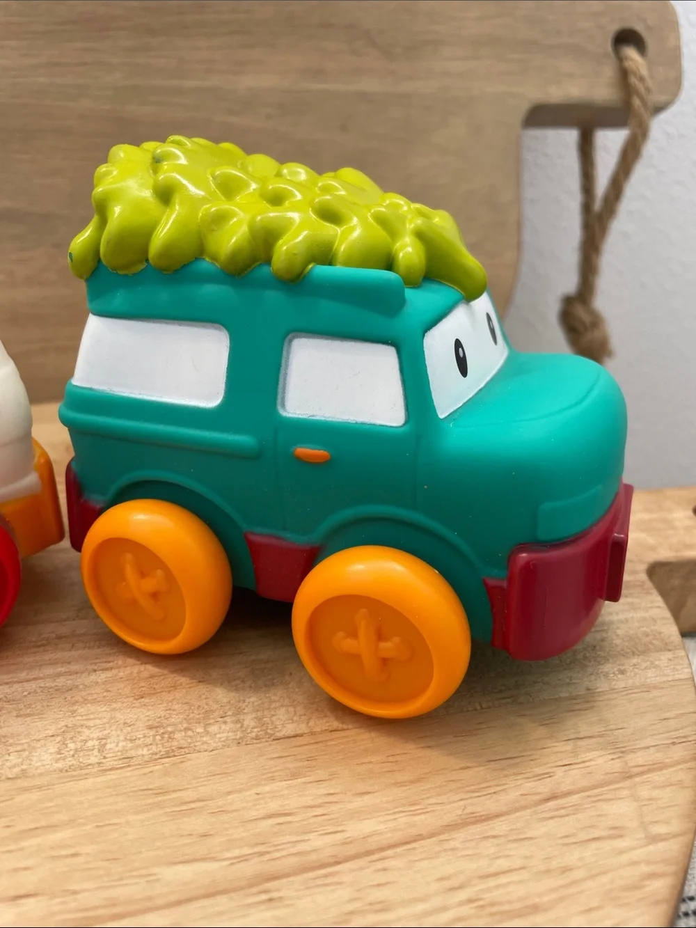 SALE! Infintino Cheer & Jolly Holiday Push Cars - White and Teal Set